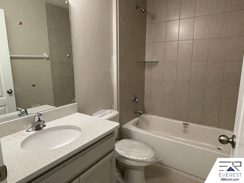 LIKE NEW 4/2/2 ON A CUL DE SAC IN BEAUTIFUL SEMINOLE WOODS property image