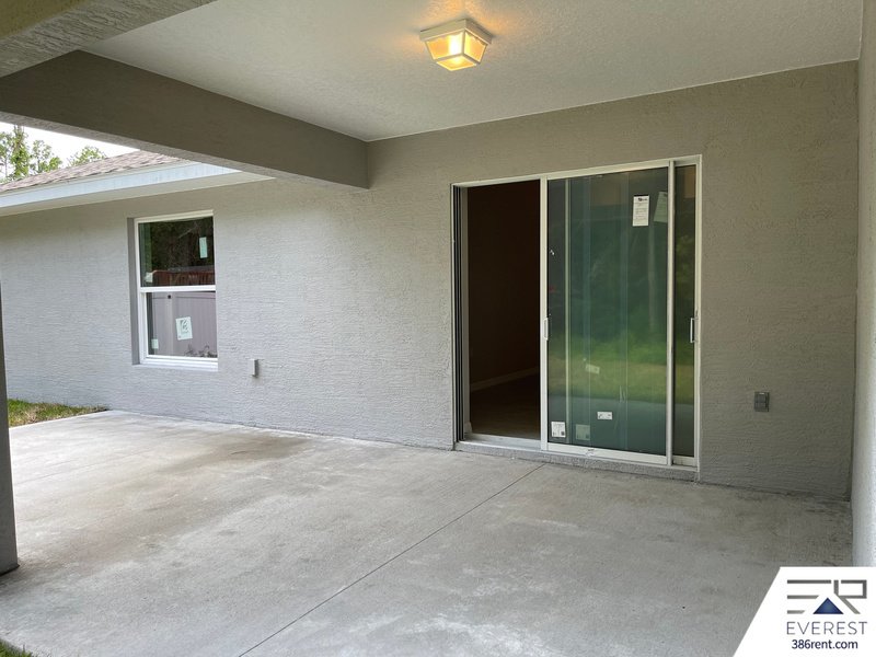 LIKE NEW 4/2/2 ON A CUL DE SAC IN BEAUTIFUL SEMINOLE WOODS property image
