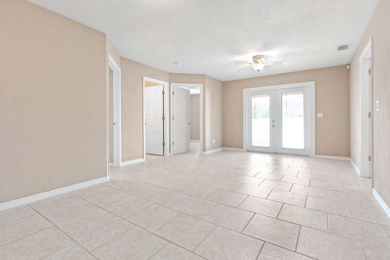 FULLY FENCED 3/2/2 IN FAMOUS DAYTONA BEACH property image