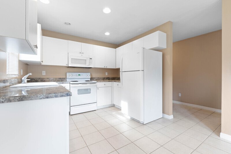 FULLY FENCED 3/2/2 IN FAMOUS DAYTONA BEACH property image
