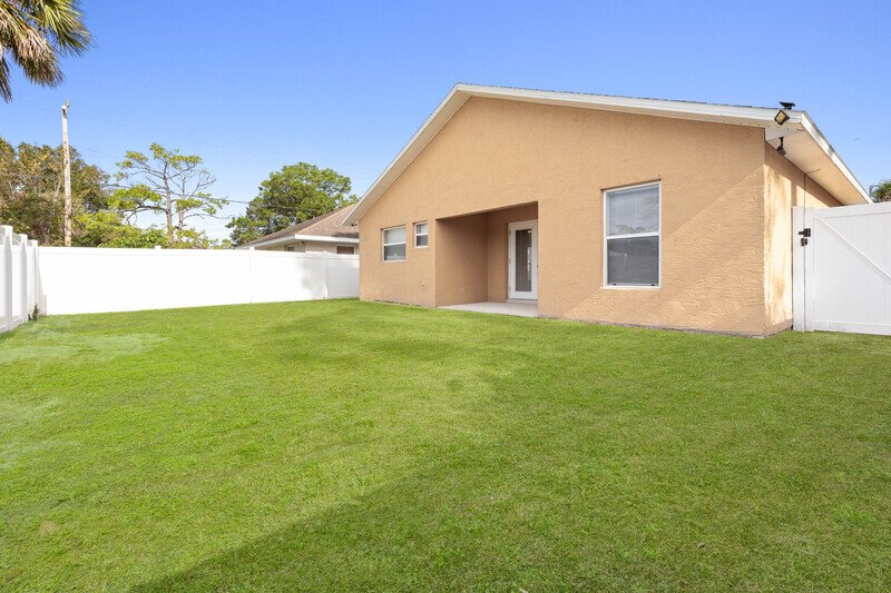 FULLY FENCED 3/2/2 IN FAMOUS DAYTONA BEACH property image