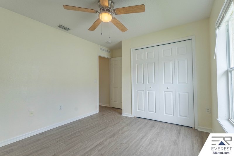 FULLY FENCED 4/2/2 IN DESIRABLE SEMINOLE WOODS property image