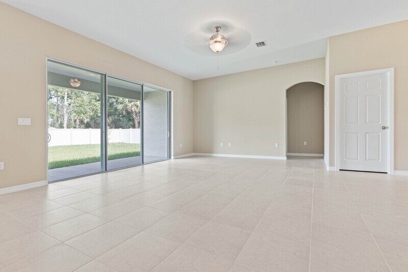 FULLY FENCED, LIKE NEW 3/2/2 IN DESIRABLE PINE GROVE property image