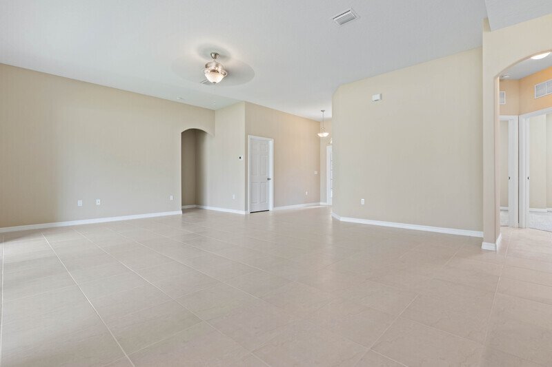 FULLY FENCED, LIKE NEW 3/2/2 IN DESIRABLE PINE GROVE property image