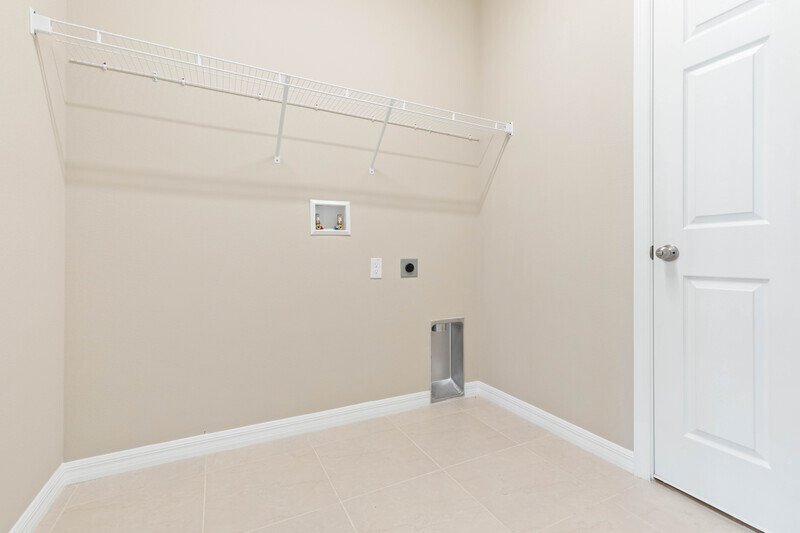 FULLY FENCED, LIKE NEW 3/2/2 IN DESIRABLE PINE GROVE property image