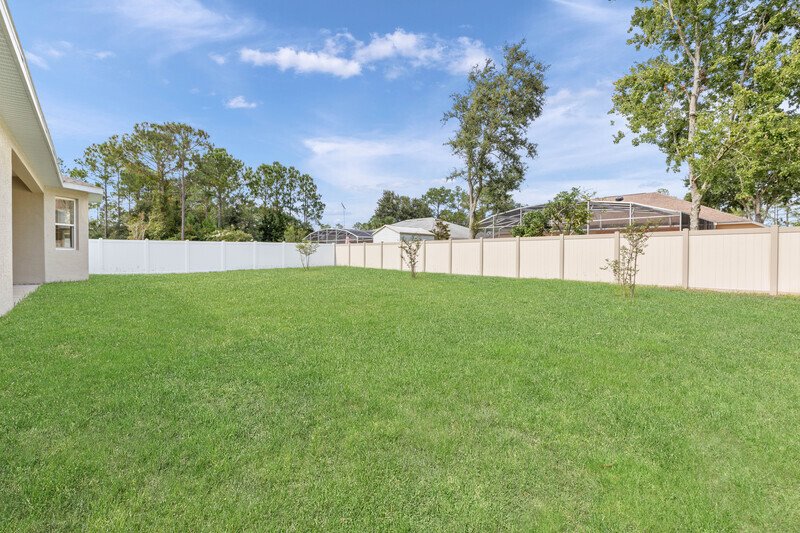 FULLY FENCED, LIKE NEW 3/2/2 IN DESIRABLE PINE GROVE property image
