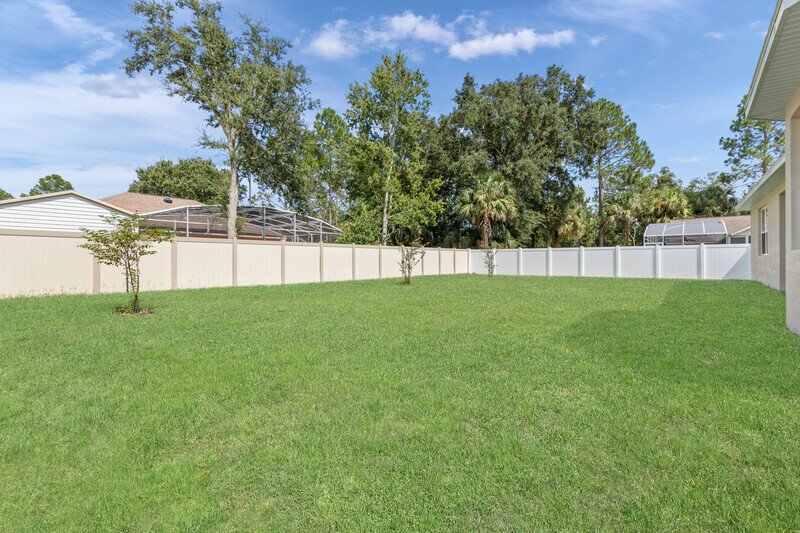 FULLY FENCED, LIKE NEW 3/2/2 IN DESIRABLE PINE GROVE property image