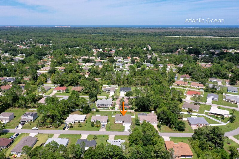 FULLY FENCED, LIKE NEW 3/2/2 IN DESIRABLE PINE GROVE property image