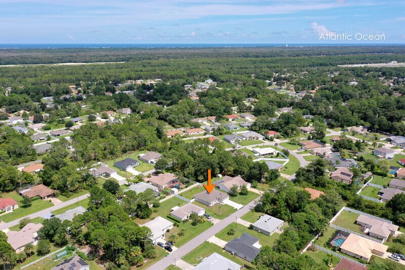 FULLY FENCED, LIKE NEW 3/2/2 IN DESIRABLE PINE GROVE property image