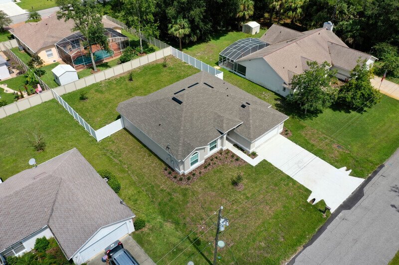 FULLY FENCED, LIKE NEW 3/2/2 IN DESIRABLE PINE GROVE property image