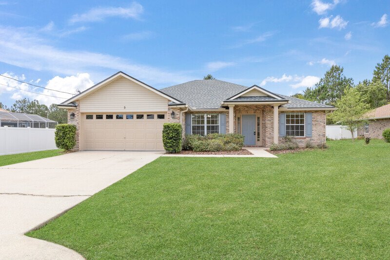 INVITING 3+DEN/2/2 IN DESIRABLE INDIAN TRAILS property image