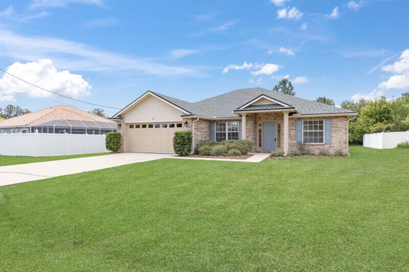 INVITING 3+DEN/2/2 IN DESIRABLE INDIAN TRAILS property image