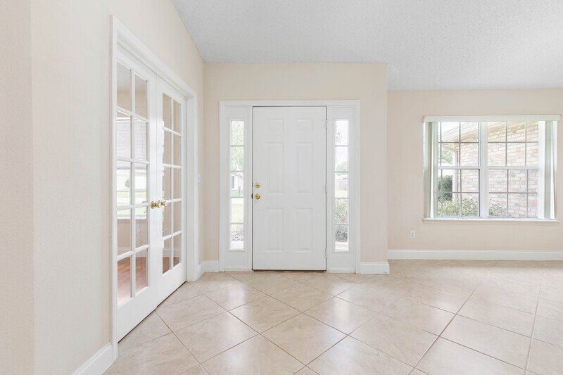 INVITING 3+DEN/2/2 IN DESIRABLE INDIAN TRAILS property image