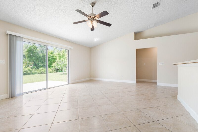 INVITING 3+DEN/2/2 IN DESIRABLE INDIAN TRAILS property image