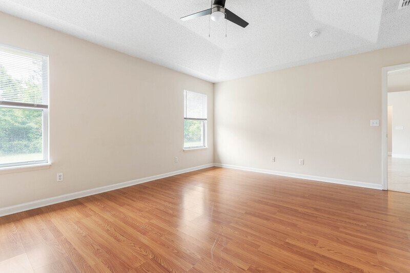 INVITING 3+DEN/2/2 IN DESIRABLE INDIAN TRAILS property image