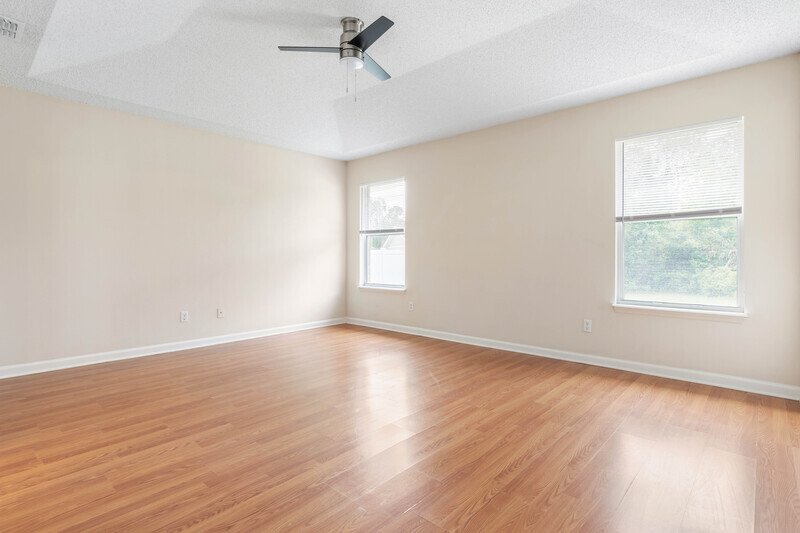 INVITING 3+DEN/2/2 IN DESIRABLE INDIAN TRAILS property image