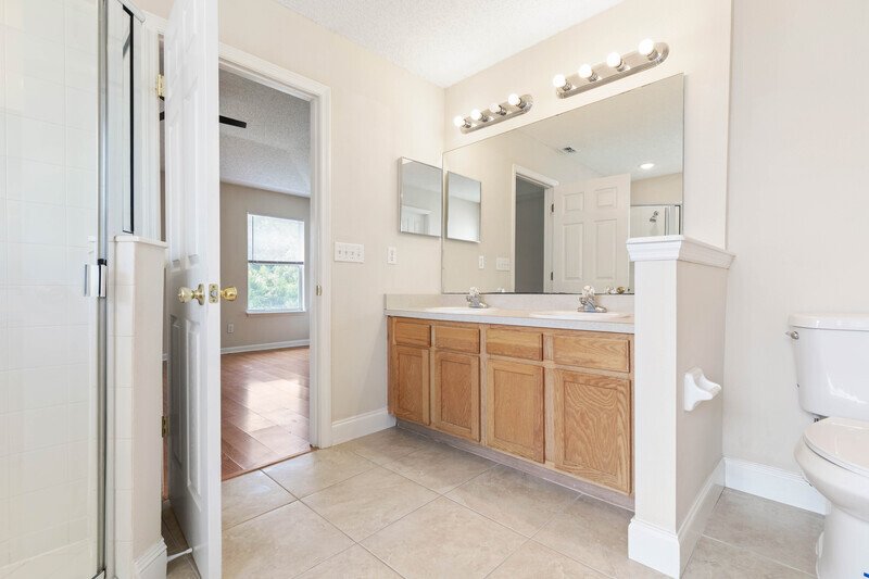 INVITING 3+DEN/2/2 IN DESIRABLE INDIAN TRAILS property image