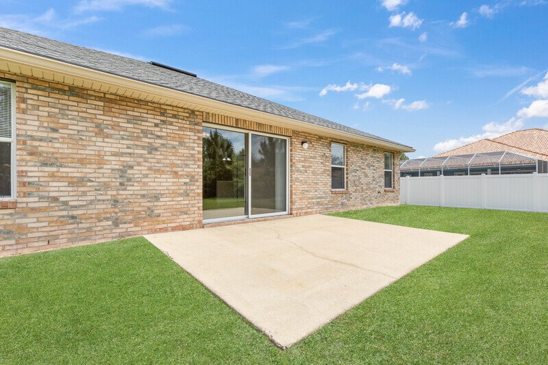 INVITING 3+DEN/2/2 IN DESIRABLE INDIAN TRAILS property image