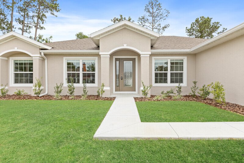 FULLY FENCED, LIKE NEW 4/2/2 IN DESIRABLE PINE LAKES property image