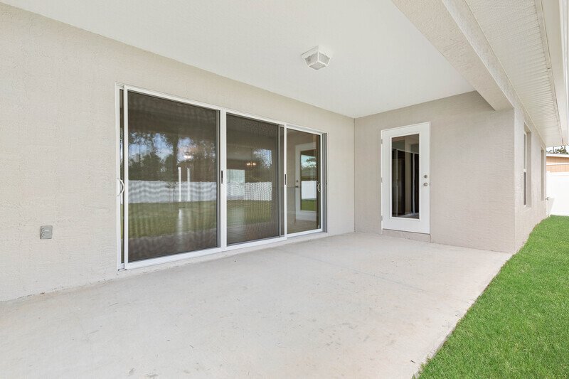 FULLY FENCED, LIKE NEW 4/2/2 IN DESIRABLE PINE LAKES property image