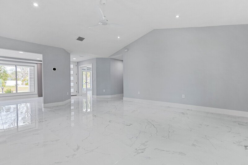 CUSTOM BUILT, FULLY FENCED, NEW REMODEL 4+DEN/2/2 IN DESIRABLE INDIAN TRAILS property image