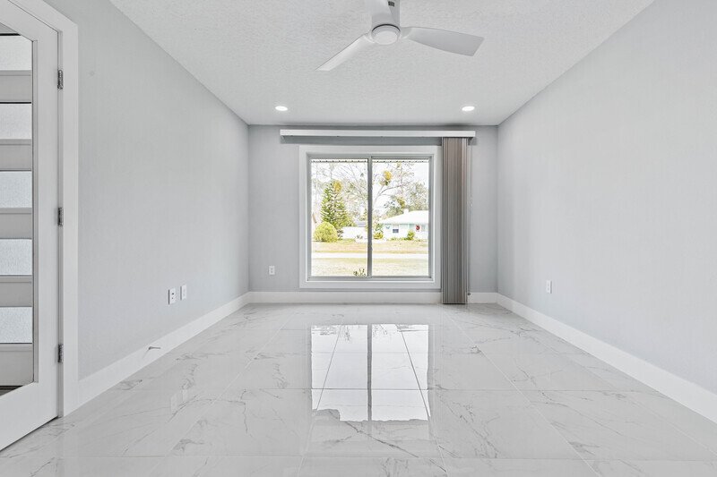 CUSTOM BUILT, FULLY FENCED, NEW REMODEL 4+DEN/2/2 IN DESIRABLE INDIAN TRAILS property image