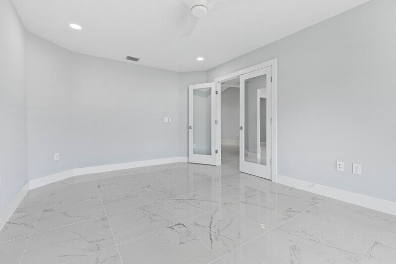 CUSTOM BUILT, FULLY FENCED, NEW REMODEL 4+DEN/2/2 IN DESIRABLE INDIAN TRAILS property image