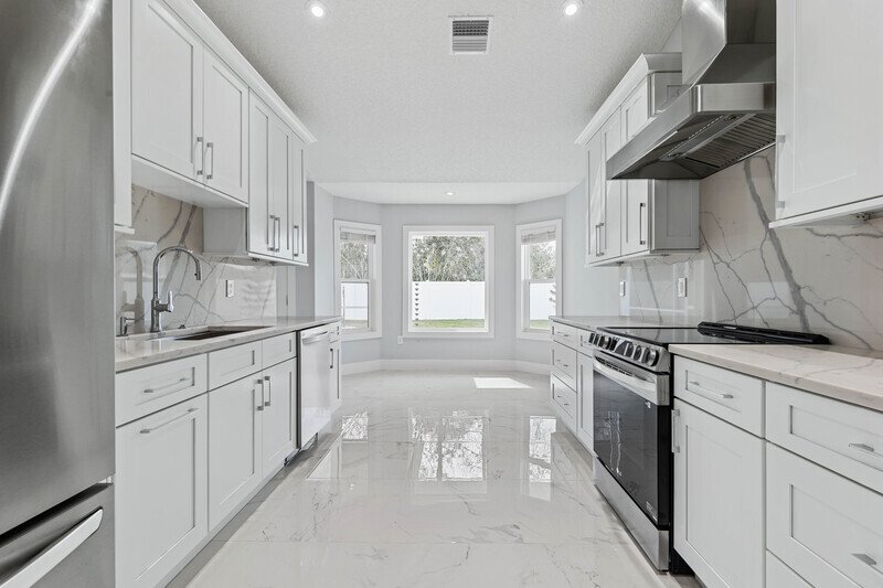 CUSTOM BUILT, FULLY FENCED, NEW REMODEL 4+DEN/2/2 IN DESIRABLE INDIAN TRAILS property image