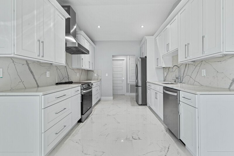 CUSTOM BUILT, FULLY FENCED, NEW REMODEL 4+DEN/2/2 IN DESIRABLE INDIAN TRAILS property image