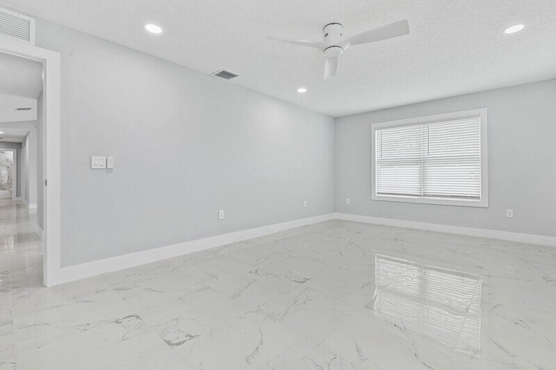 CUSTOM BUILT, FULLY FENCED, NEW REMODEL 4+DEN/2/2 IN DESIRABLE INDIAN TRAILS property image