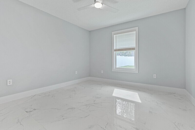 CUSTOM BUILT, FULLY FENCED, NEW REMODEL 4+DEN/2/2 IN DESIRABLE INDIAN TRAILS property image