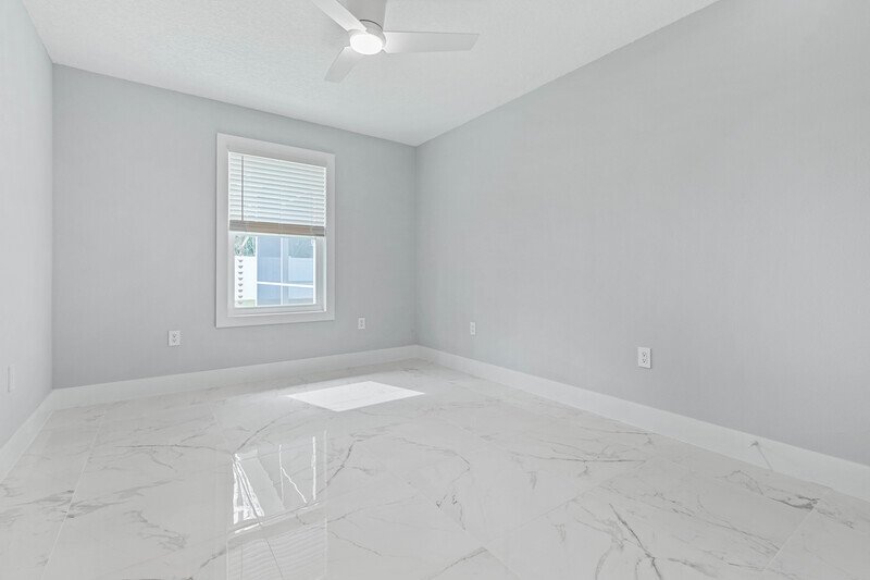 CUSTOM BUILT, FULLY FENCED, NEW REMODEL 4+DEN/2/2 IN DESIRABLE INDIAN TRAILS property image