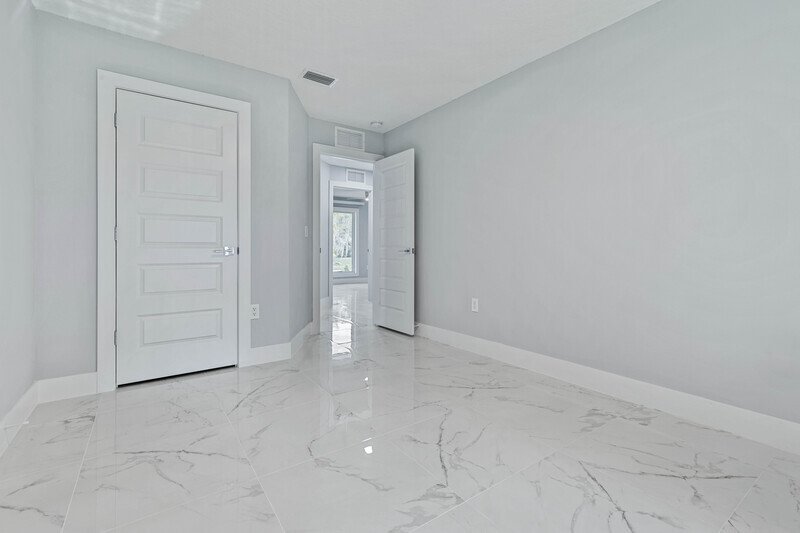 CUSTOM BUILT, FULLY FENCED, NEW REMODEL 4+DEN/2/2 IN DESIRABLE INDIAN TRAILS property image