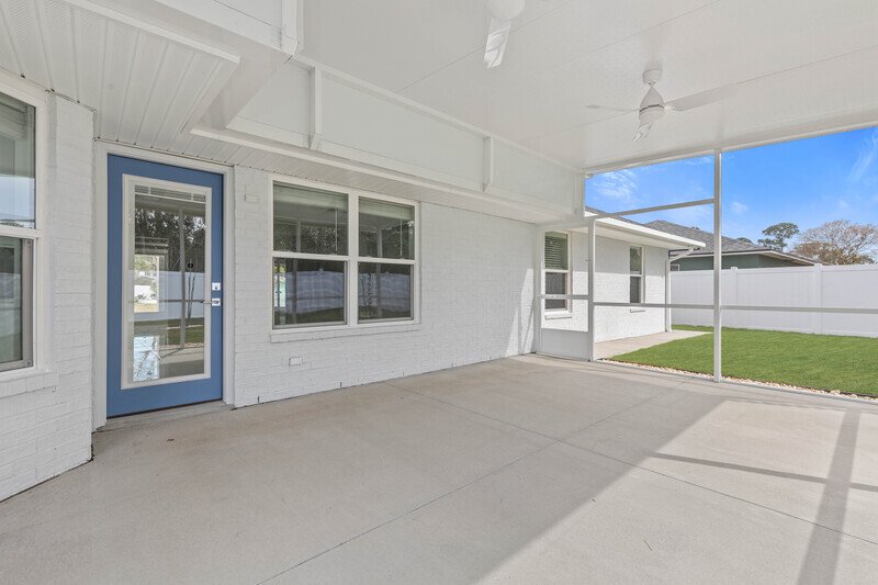 CUSTOM BUILT, FULLY FENCED, NEW REMODEL 4+DEN/2/2 IN DESIRABLE INDIAN TRAILS property image