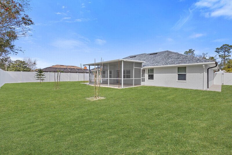 CUSTOM BUILT, FULLY FENCED, NEW REMODEL 4+DEN/2/2 IN DESIRABLE INDIAN TRAILS property image