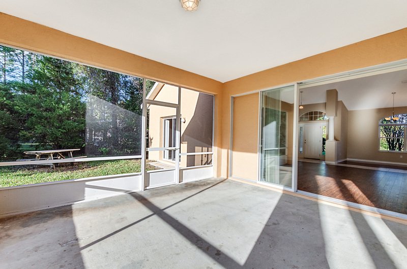 SPACIOUS 3+DEN/2/2 ON A CORNER LOT IN LEHIGH WOODS property image