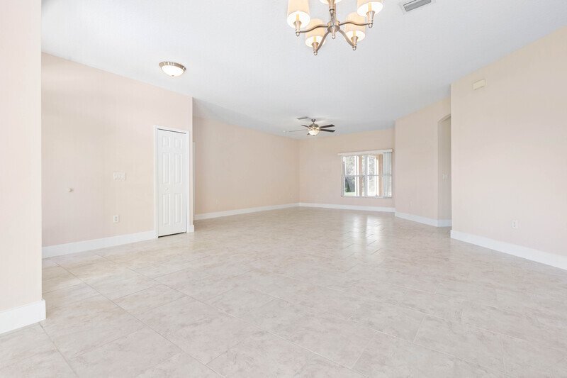 FULLY FENCED, SPACIOUS 3/2/2 ON A CUL DE SAC IN POPULAR LEHIGH WOODS property image