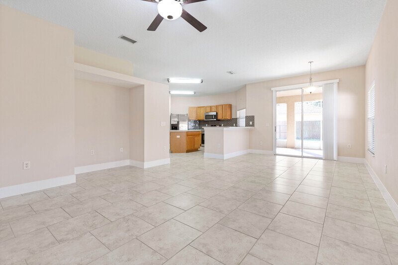 FULLY FENCED, SPACIOUS 3/2/2 ON A CUL DE SAC IN POPULAR LEHIGH WOODS property image