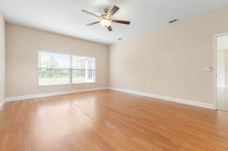 FULLY FENCED, SPACIOUS 3/2/2 ON A CUL DE SAC IN POPULAR LEHIGH WOODS property image