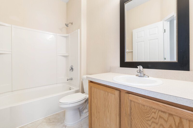 FULLY FENCED, SPACIOUS 3/2/2 ON A CUL DE SAC IN POPULAR LEHIGH WOODS property image