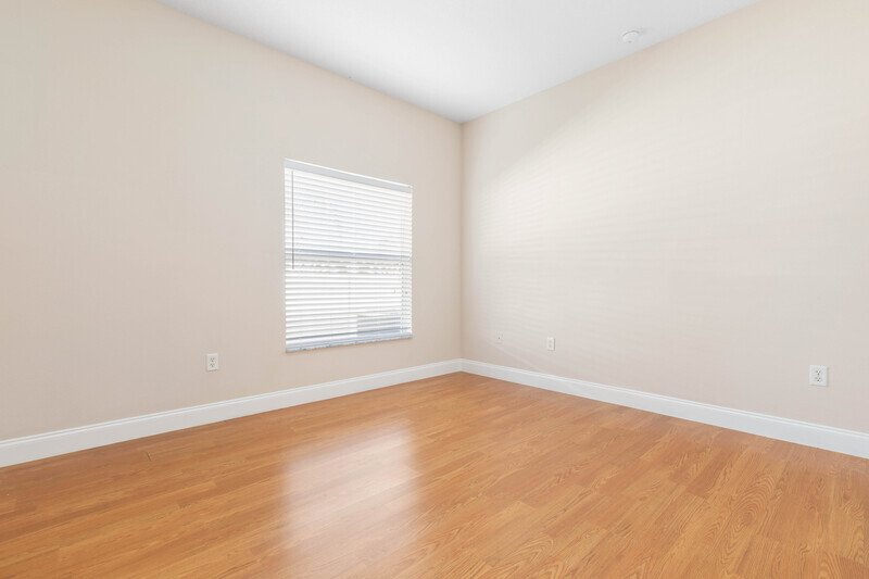 FULLY FENCED, SPACIOUS 3/2/2 ON A CUL DE SAC IN POPULAR LEHIGH WOODS property image