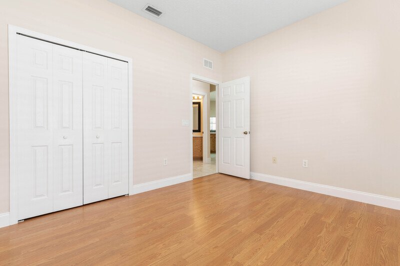 FULLY FENCED, SPACIOUS 3/2/2 ON A CUL DE SAC IN POPULAR LEHIGH WOODS property image