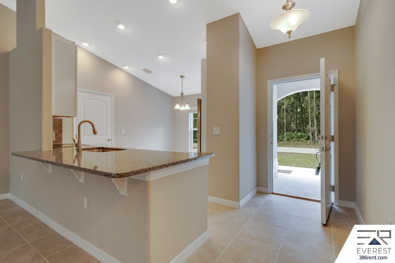 FULLY FENCED 4/3/2 IN DESIRABLE SEMINOLE WOODS property image