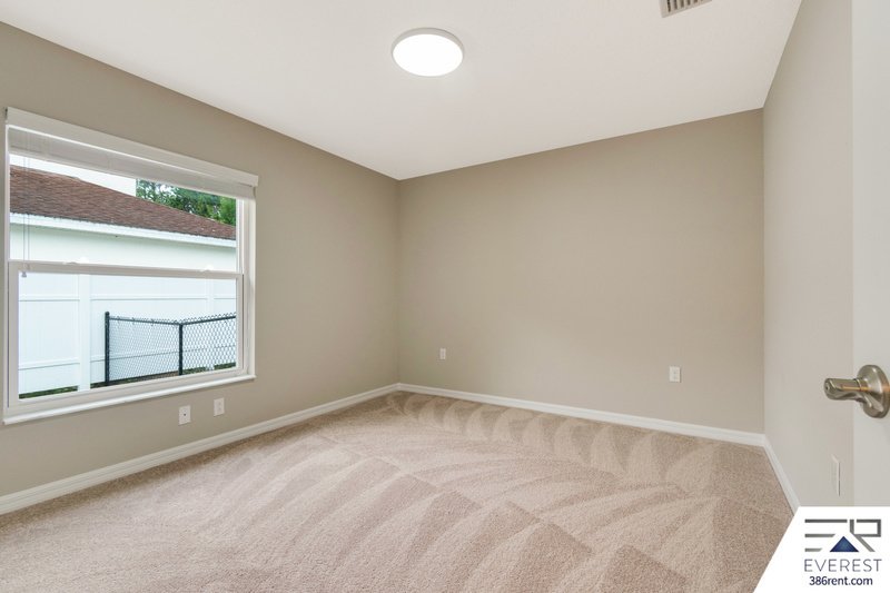 FULLY FENCED 4/3/2 IN DESIRABLE SEMINOLE WOODS property image