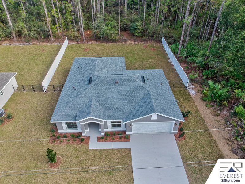 FULLY FENCED 4/3/2 IN DESIRABLE SEMINOLE WOODS property image