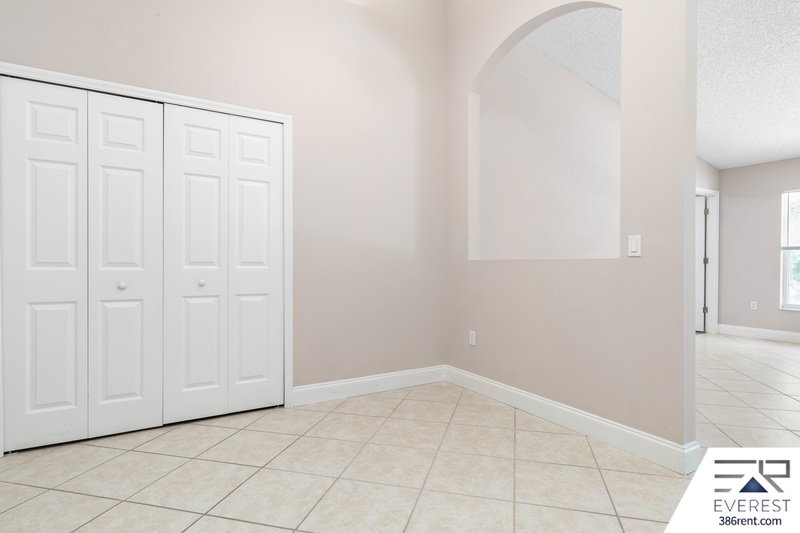 SPACIOUS 3+DEN/2/2 IN DESIRABLE LEHIGH WOODS property image