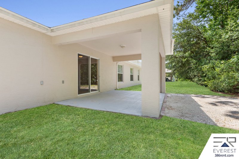 SPACIOUS 3+DEN/2/2 IN DESIRABLE LEHIGH WOODS property image