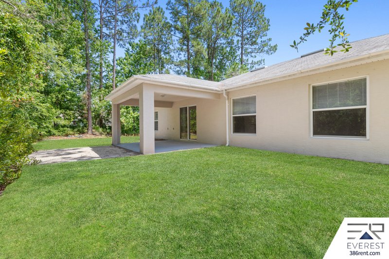 SPACIOUS 3+DEN/2/2 IN DESIRABLE LEHIGH WOODS property image