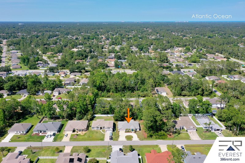 SPACIOUS 3+DEN/2/2 IN DESIRABLE LEHIGH WOODS property image