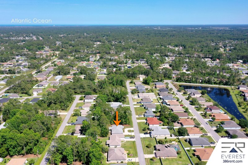 SPACIOUS 3+DEN/2/2 IN DESIRABLE LEHIGH WOODS property image